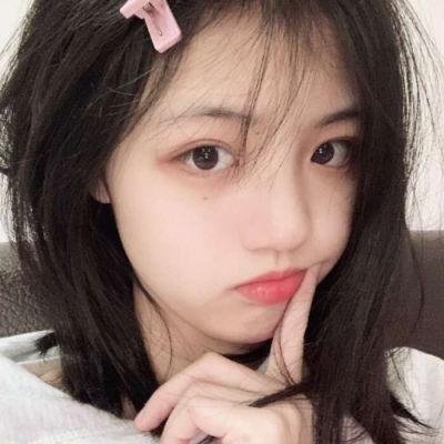 黑衣女人